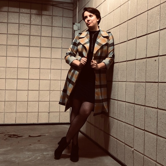 Meet Your Posher - Picture 1 of 7